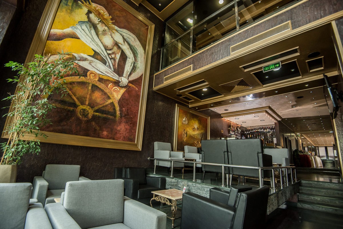 Lounge bar 150